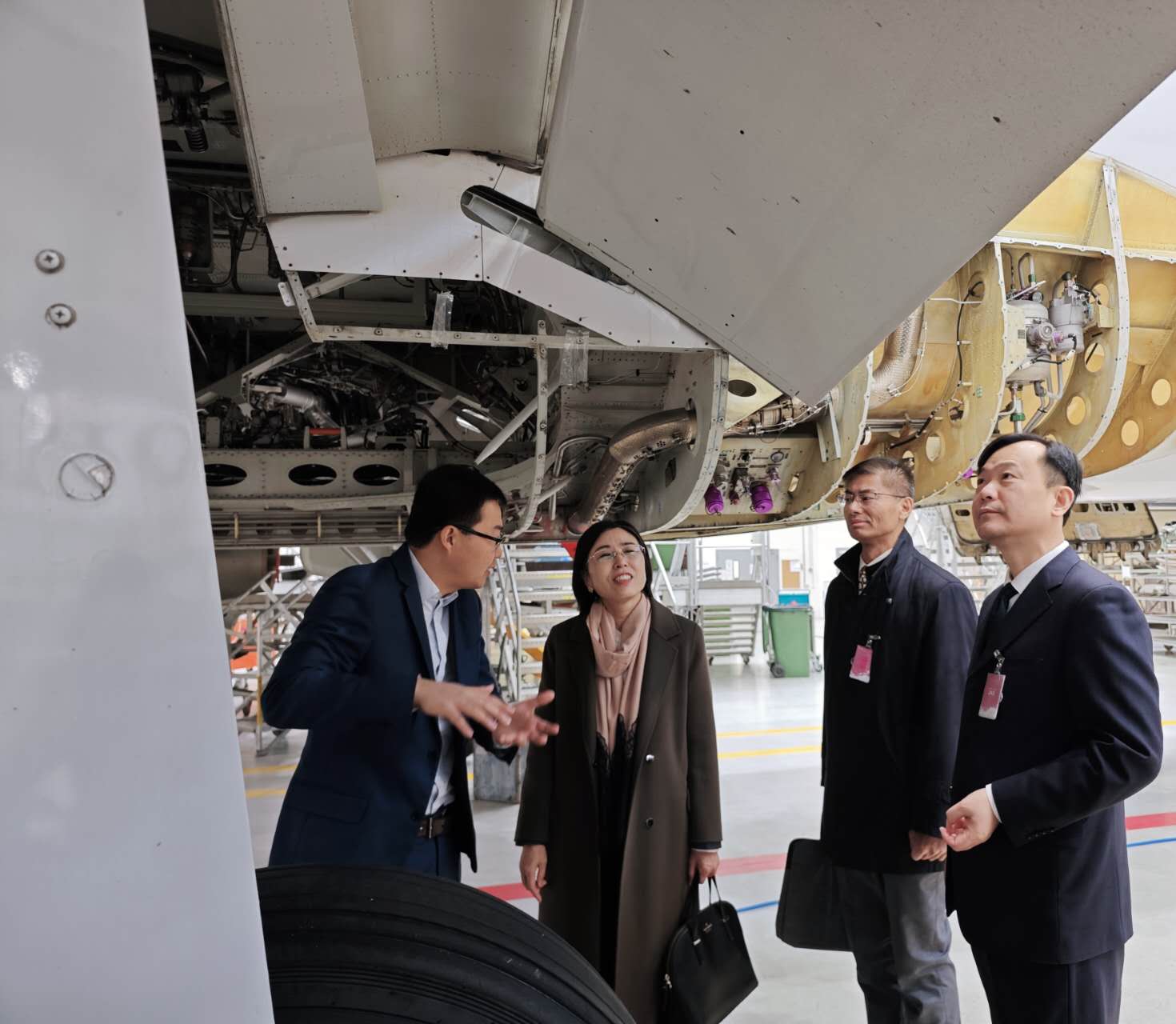 郭曉梅大使調(diào)研廣州航新愛沙尼亞Magnetic飛機維修公司 推動航空商務(wù)服務(wù)合作升級